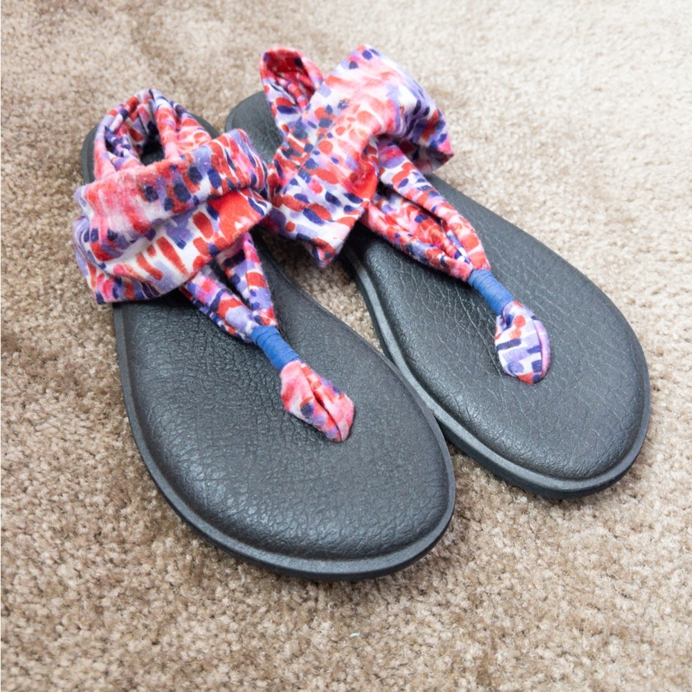 Sanuk Yoga Sling 2 Sandals in Spiced Coral Rain Pattern